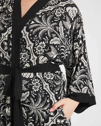 AMAZONIA TILE BLACK Short Robe
